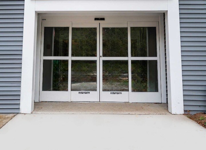 DuraGlide® 2000/3000 Bestselling Automatic Sliding Door STANLEY